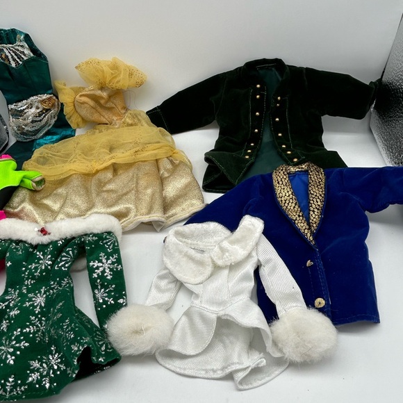 Lot of 7 doll clothes one Green Barbie - Picture 4 of 7